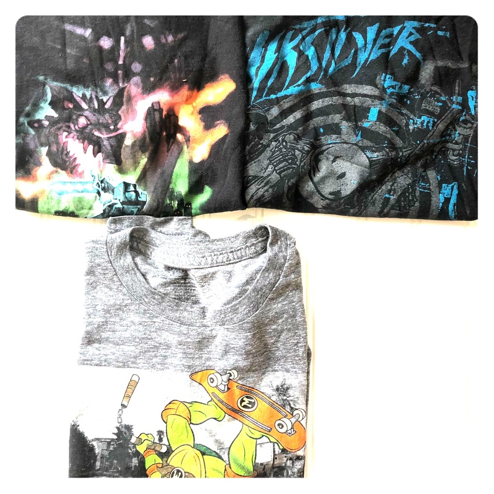 Boys graphic tee bundle